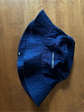 New Balance bucket hat ones size